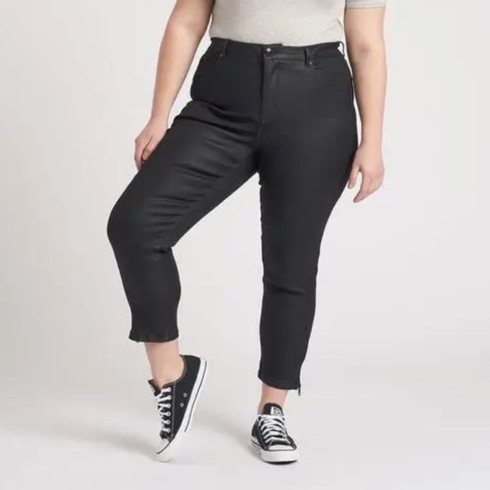 Universal Standard Meuse High Rise Resin Jeans 27”